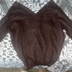 Brown criss cross sweater 🤎
